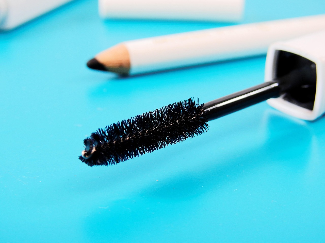 eyeliner mascara