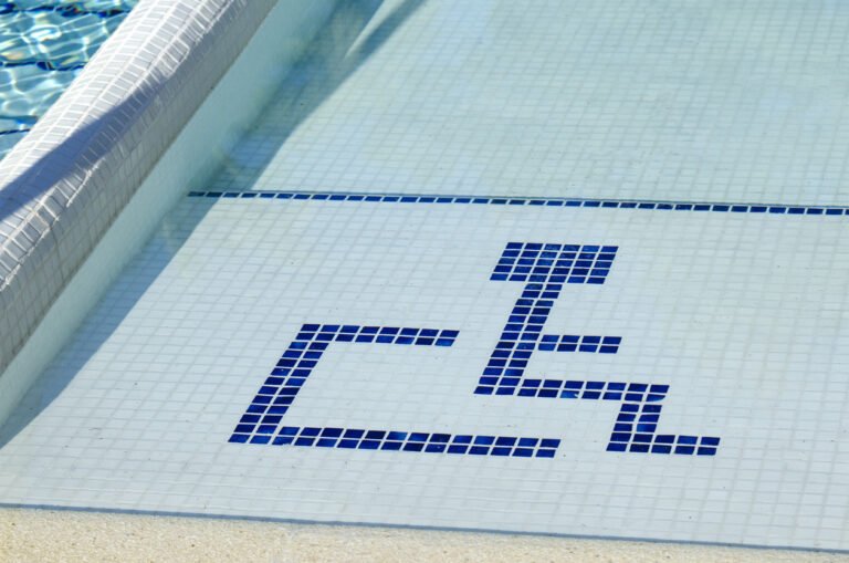 piscine pour PMR